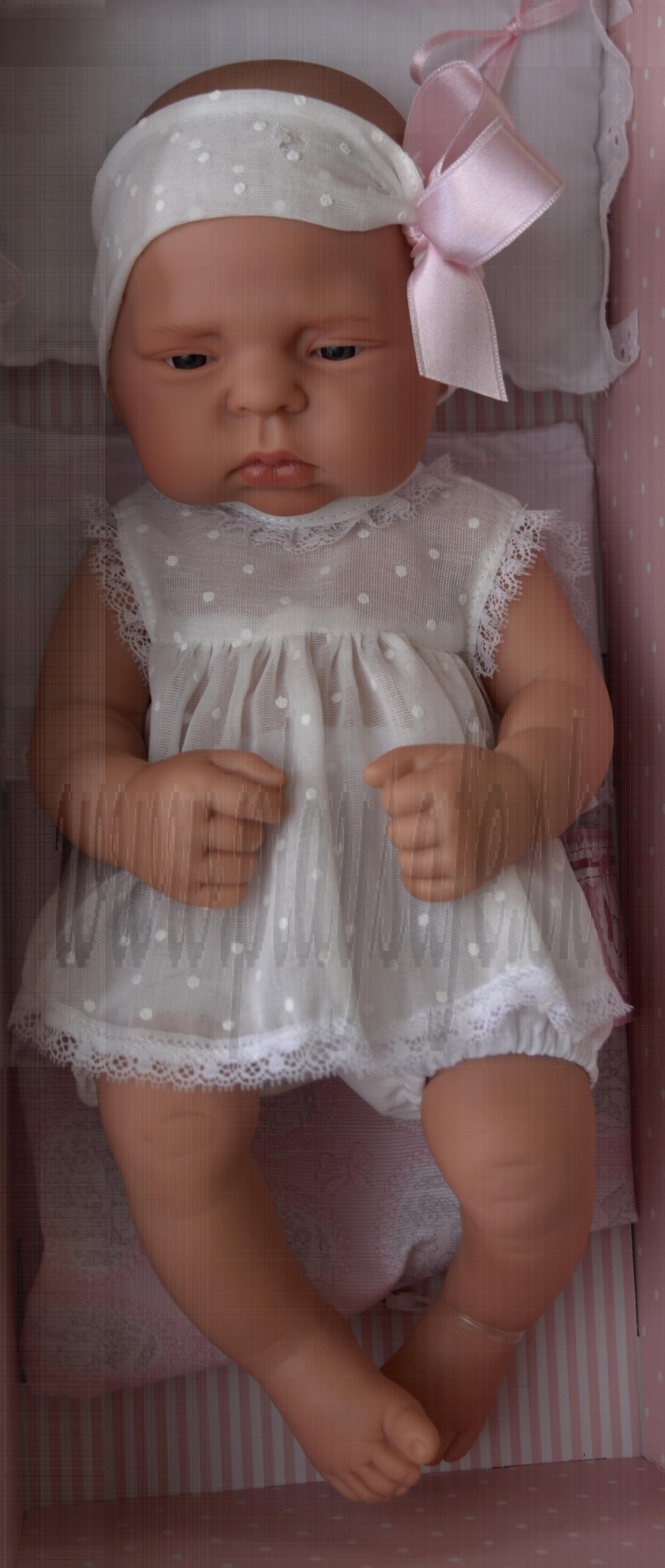Asivil Realistické bábätko dievčatko Lucía, 42cm v čipkovaných šatách s vankúšom