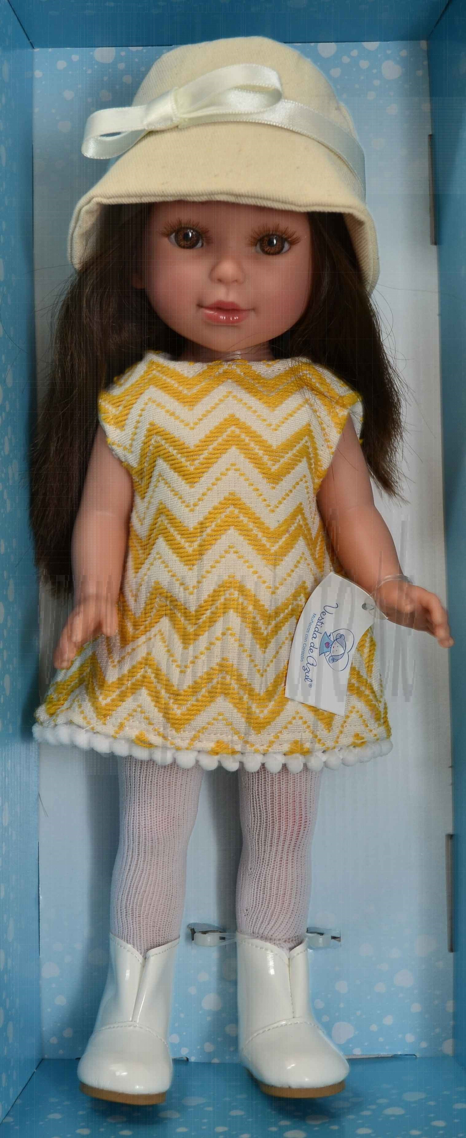 Vestida de Azul Paulina Doll, 33cm in Cream Hat